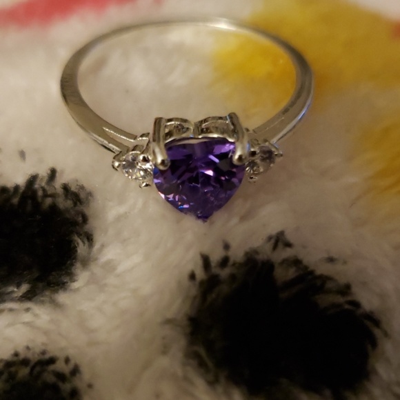 Natural amethyst/diamond ring - Picture 2 of 2